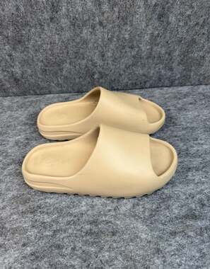 Adidas Yeezy Slide Desert Sand Size 11 US